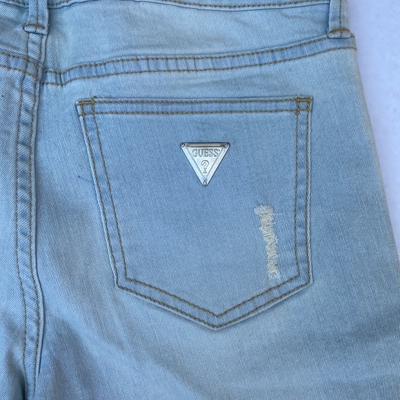 New GUESS Women’s Distressed Denim Shorts SZ 27 - Picture 5 of 6